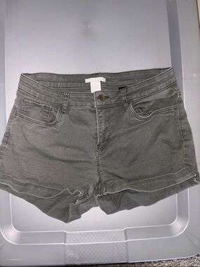 H&M Women’s Olive Green Denim Shorts - Classic Casual